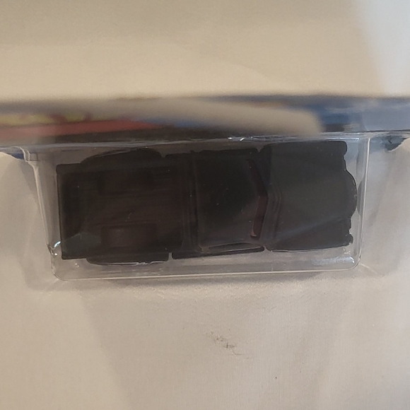 2018 Hot Wheels 50th anniversary '52 Chevy Truck 4/10 - Picture 2 of 4